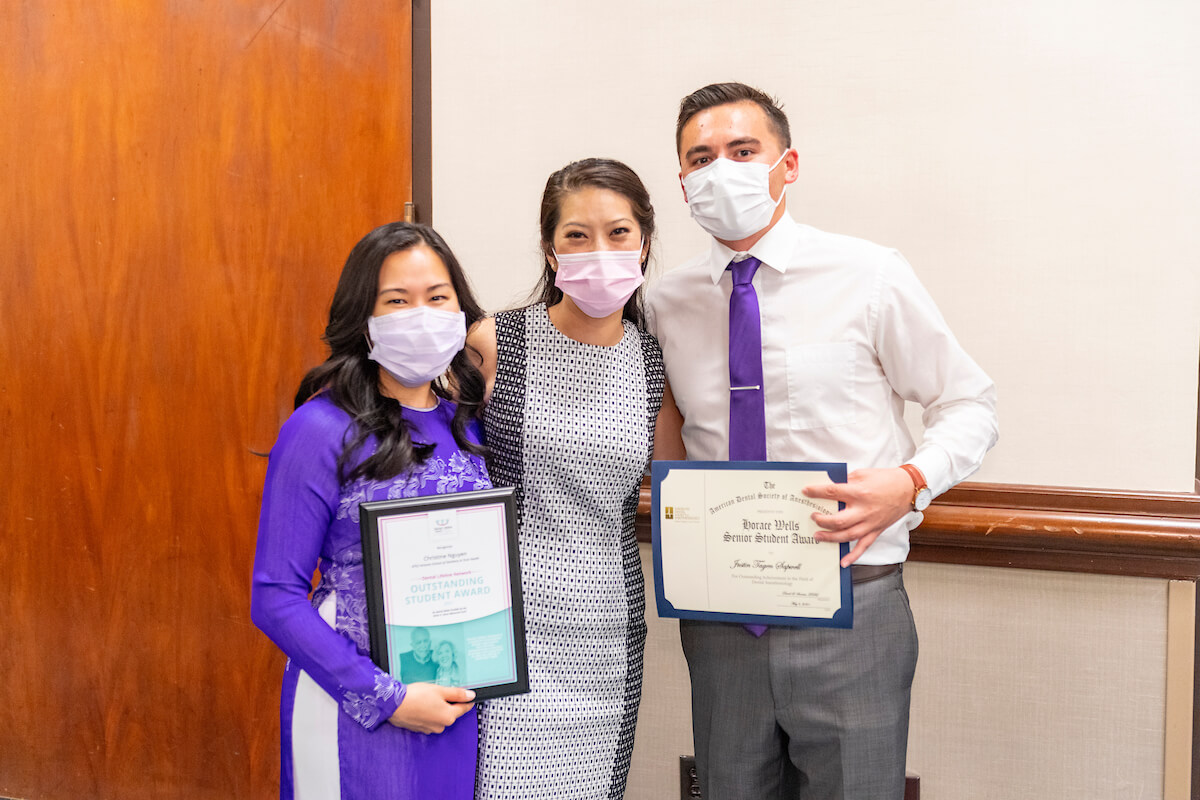 43 Dental Students Receive Brian D. Stone Award