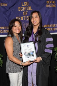 Award Winner Oanh Kim Le and Assistant Professor, Jenni Hew